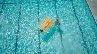Chauffer votre piscine : guide pour choisir la bonne solution